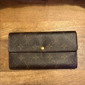 Louis Vuitton Sarah Wallet
